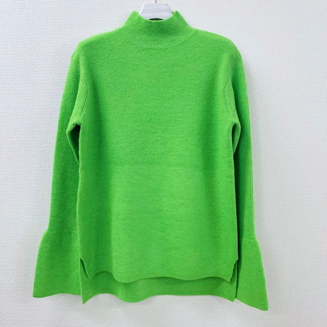 高領泡泡袖針織上衣