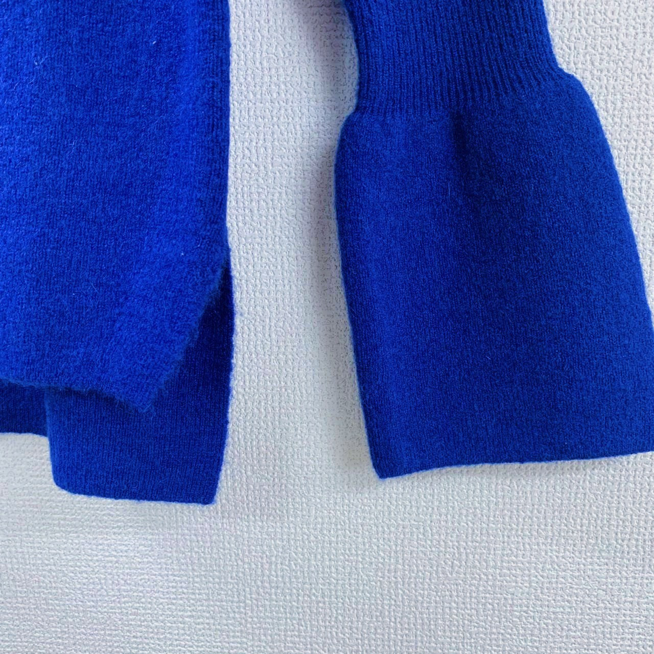 高領泡泡袖針織上衣