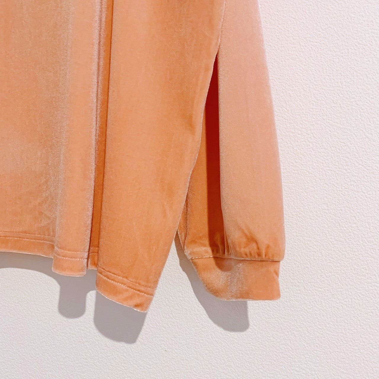 EMBROIDERY VELOUR TOP