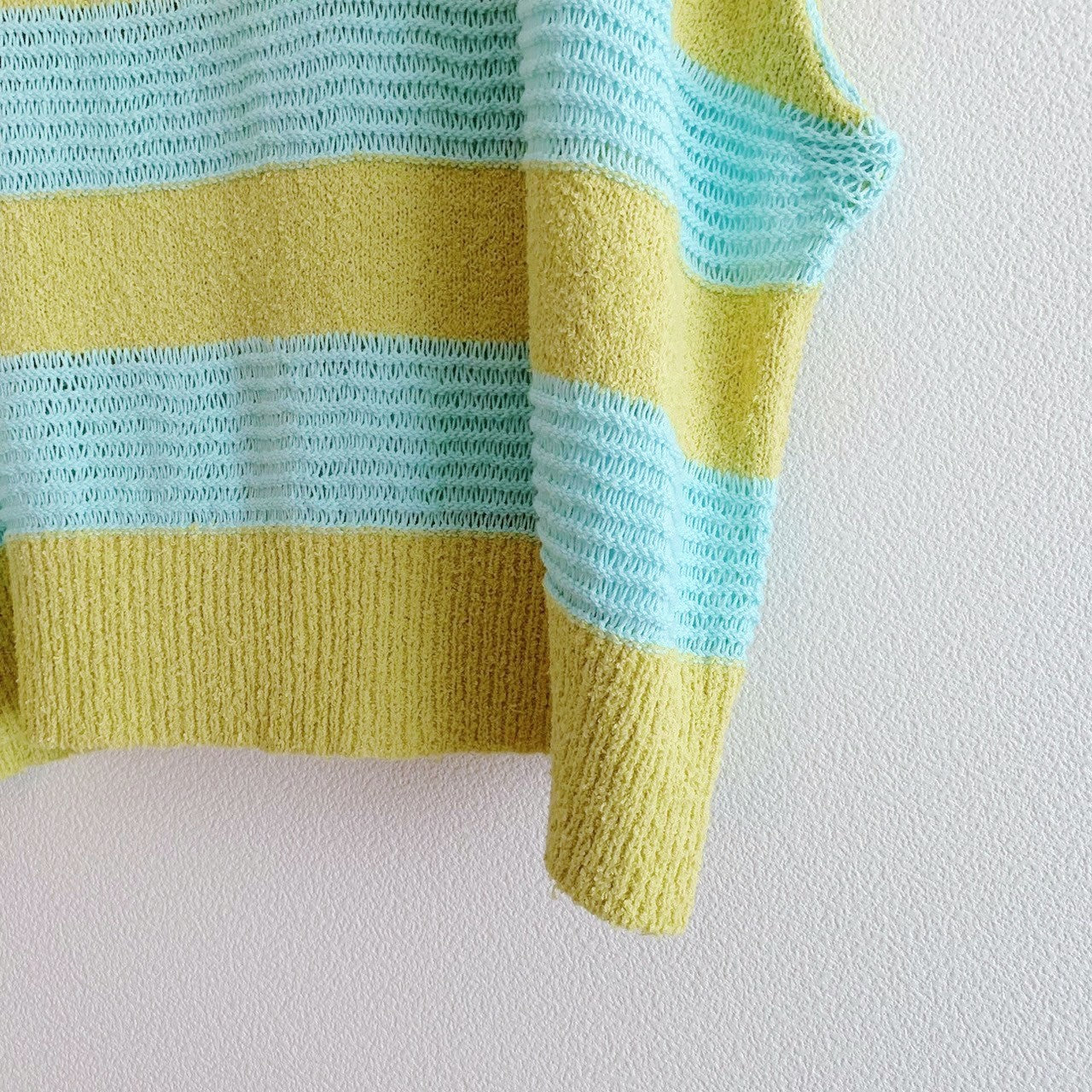 WIDE STRIPE KNIT TOP