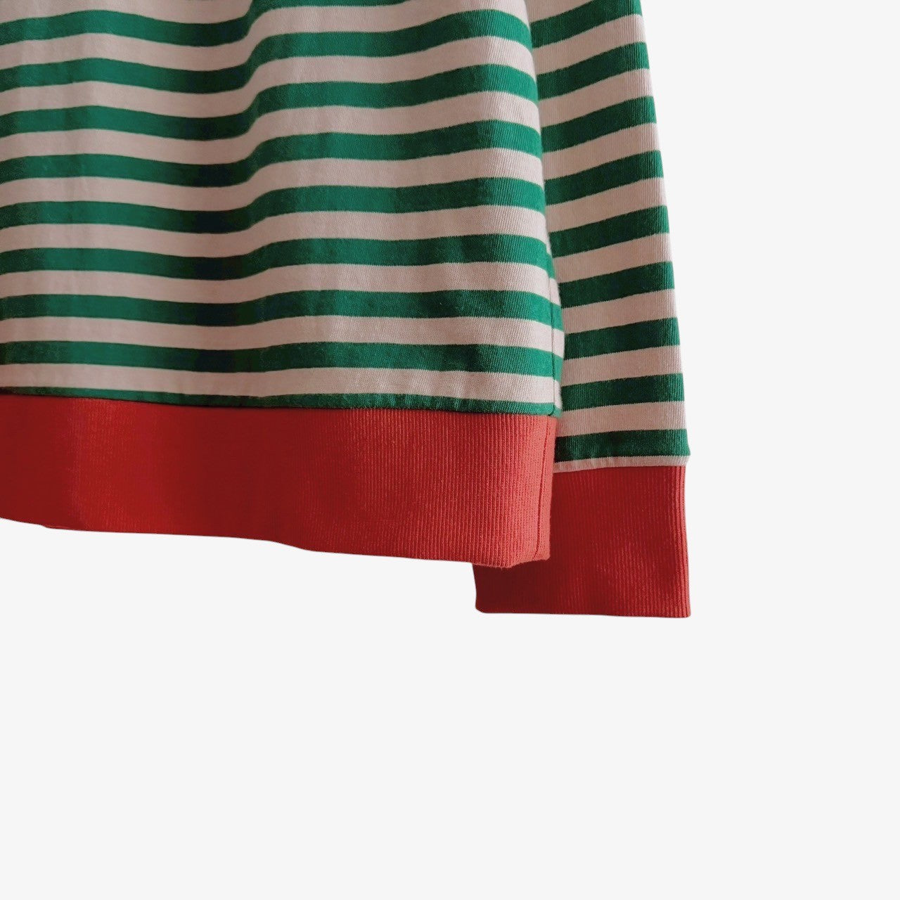 CONTRAST STRIPED TOP