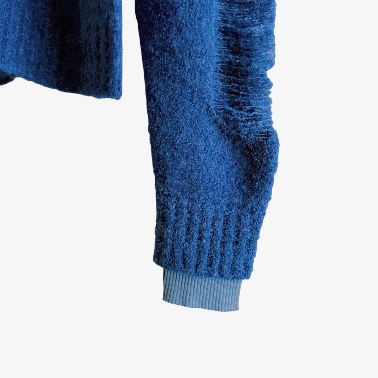 LOOP YARN DAMAGE KNIT TOP