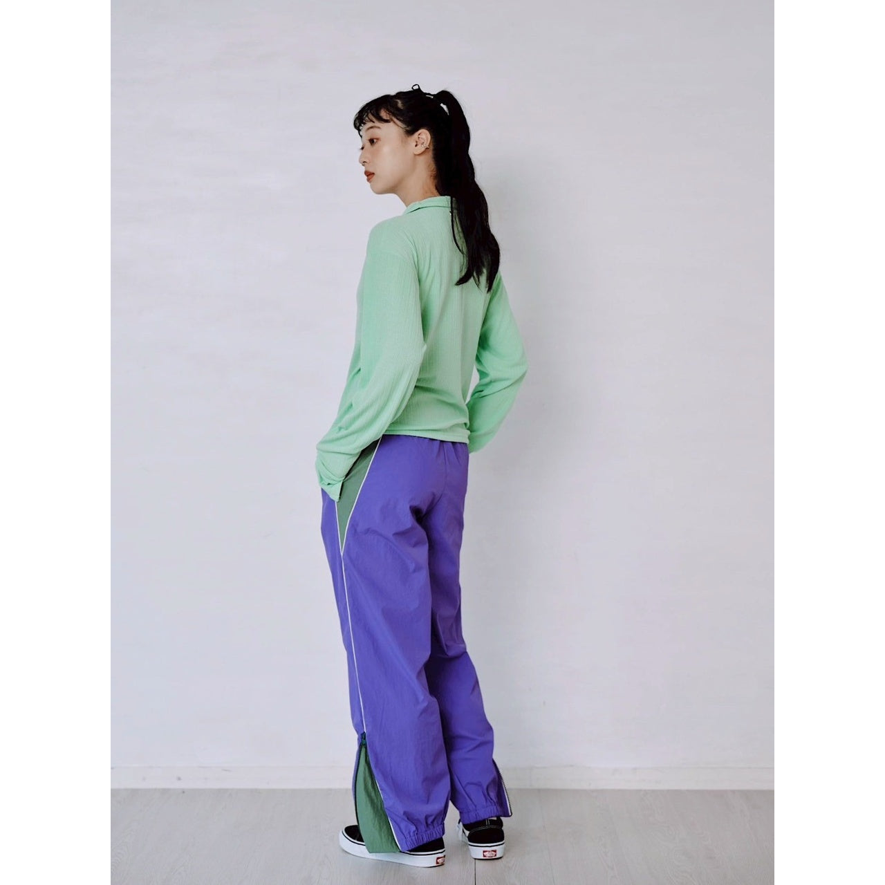 【PRE-ORDER】RIB HIGH NECK DRAWSTRING SHIRT