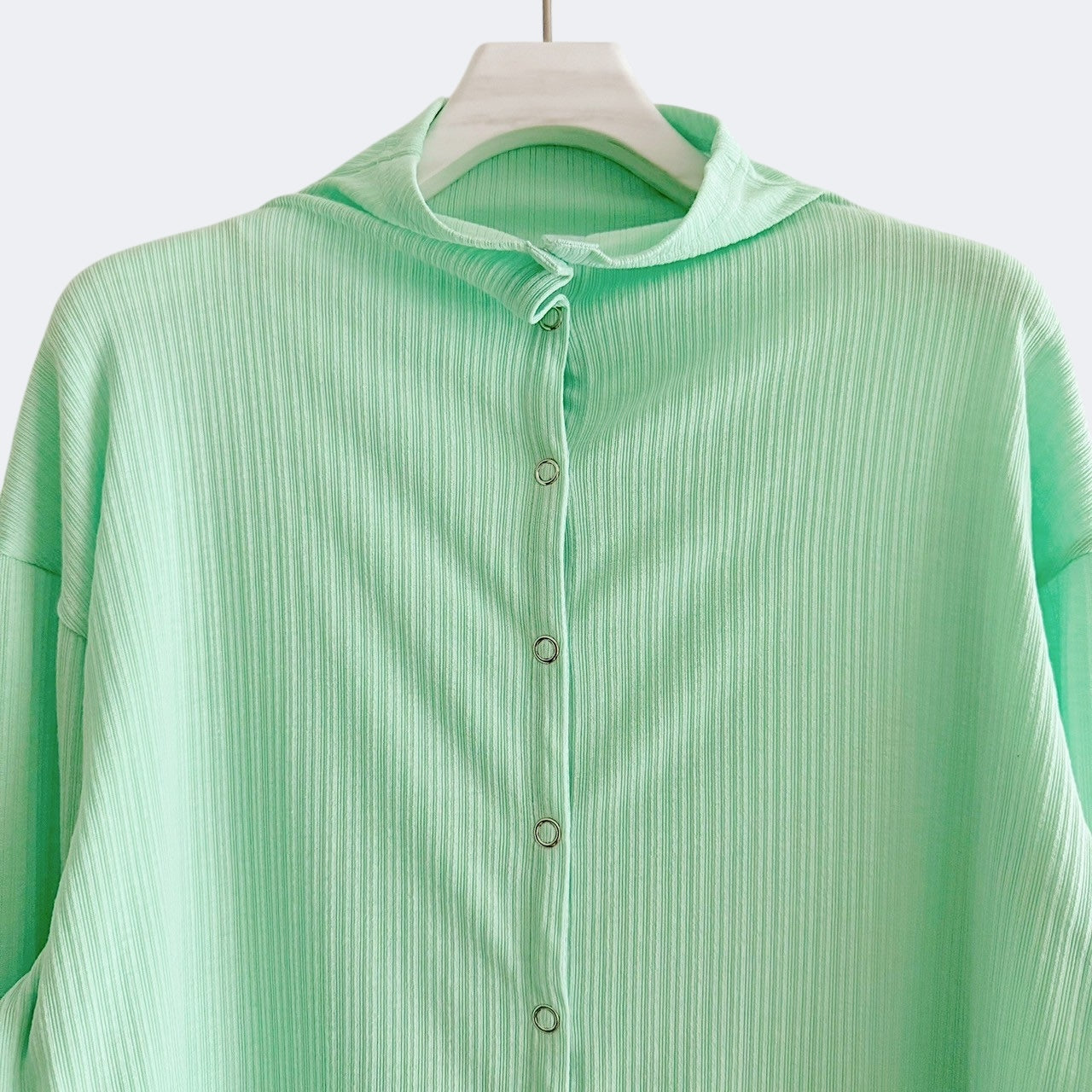 【PRE-ORDER】RIB HIGH NECK DRAWSTRING SHIRT