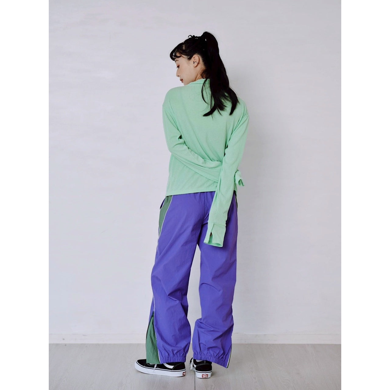 【PRE-ORDER】RIB HIGH NECK DRAWSTRING SHIRT