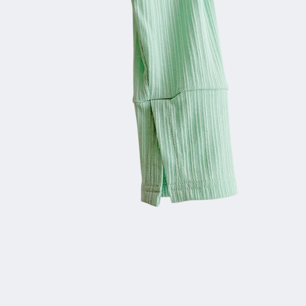 【PRE-ORDER】RIB HIGH NECK DRAWSTRING SHIRT