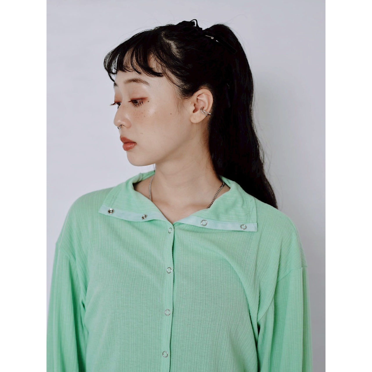 【PRE-ORDER】RIB HIGH NECK DRAWSTRING SHIRT