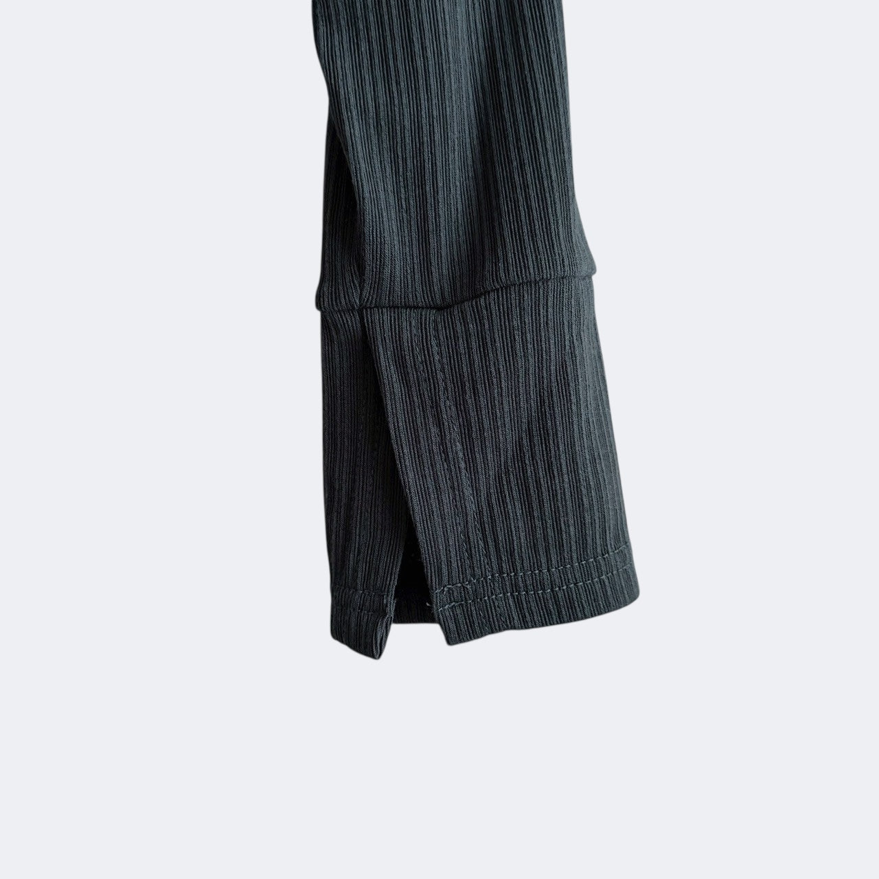【PRE-ORDER】RIB HIGH NECK DRAWSTRING SHIRT