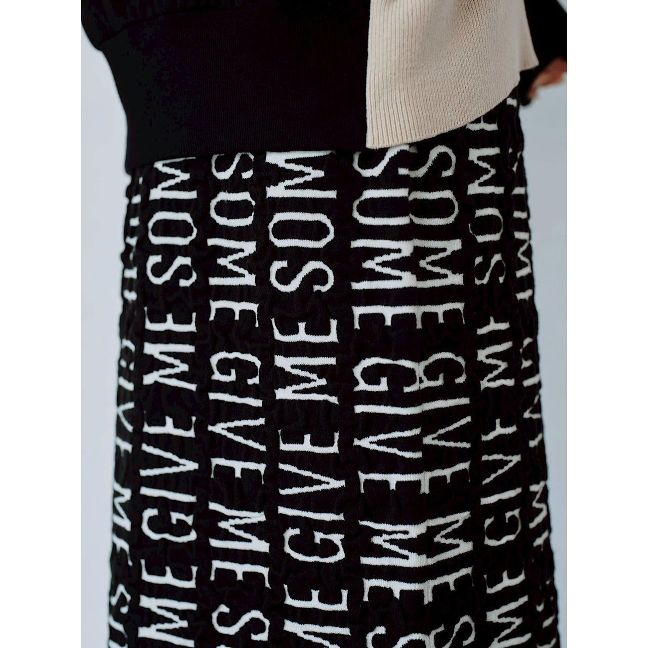 【PRE-ORDER】REVERSIBLE LOGO JACQUARD SKIRT