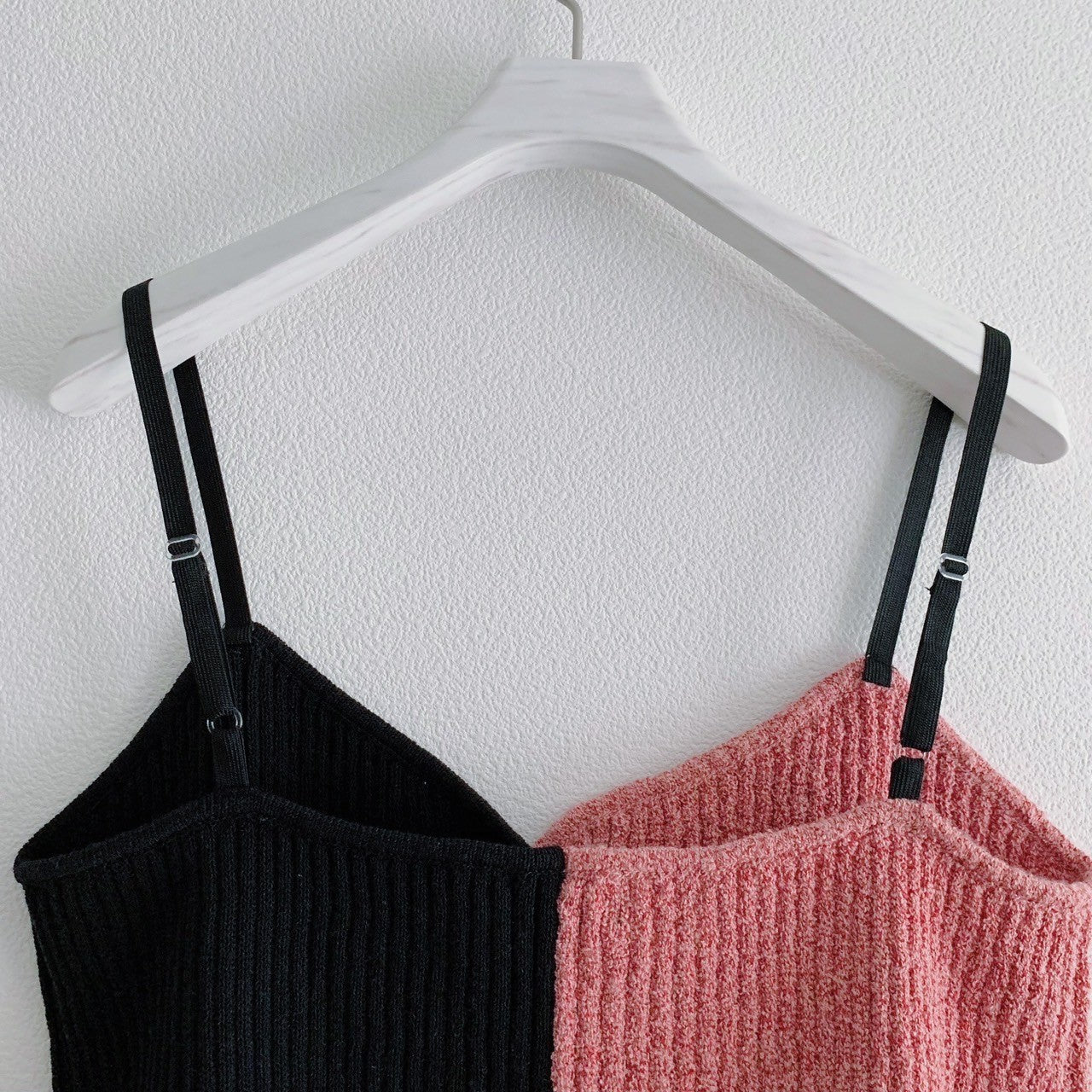 BICOLOR BUSTIER KNIT TOP