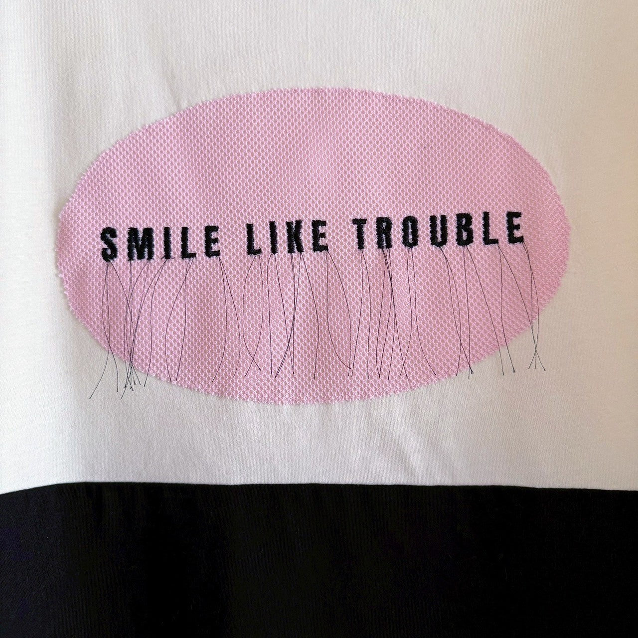 【PRE-ORDER】BICOLOR MESH EMBROIDERY T-SHIRT