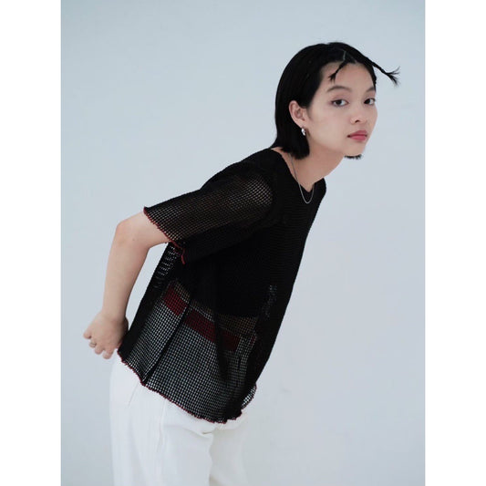 CONTRAST STITCH MESH TOP