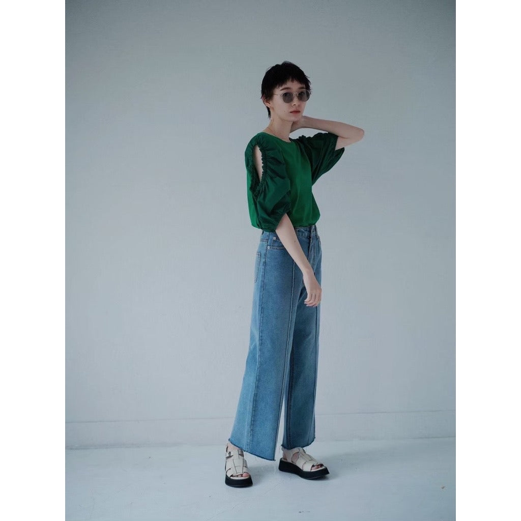 CUT OUT PUFF SLEEVE TOP
