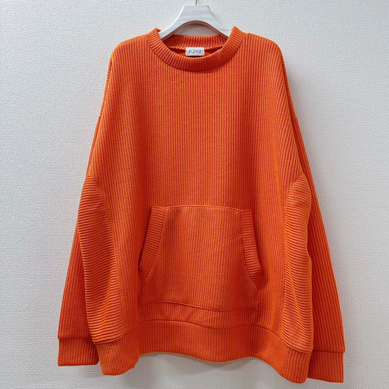 OVERSIZED KNIT TOP