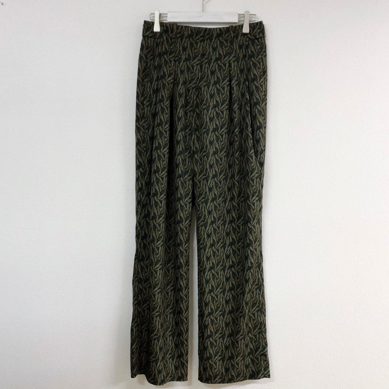 PRINT TUCK PANTS