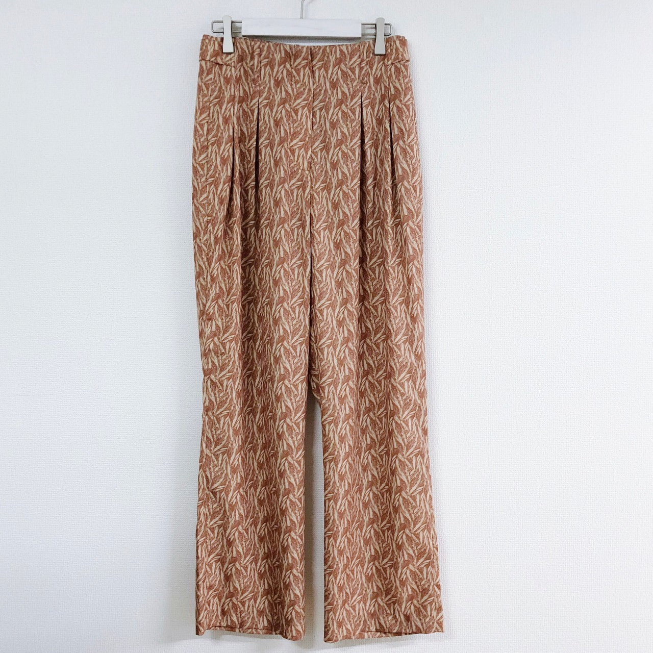 PRINT TUCK PANTS