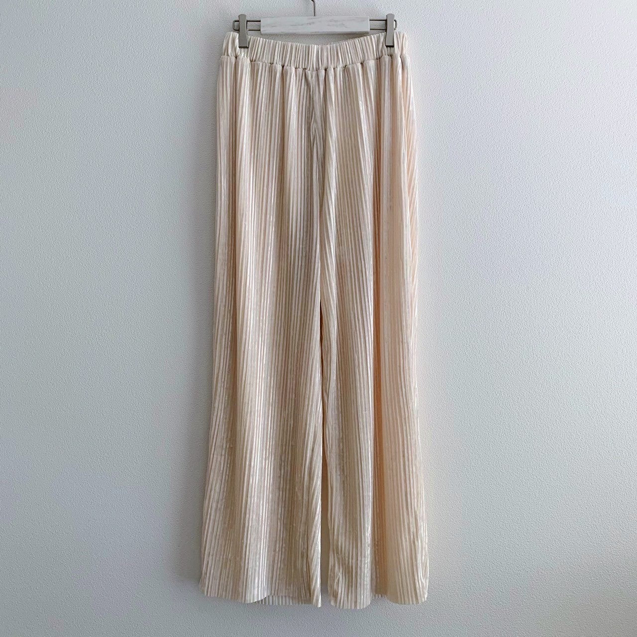 VELOUR PLEATED PANTS