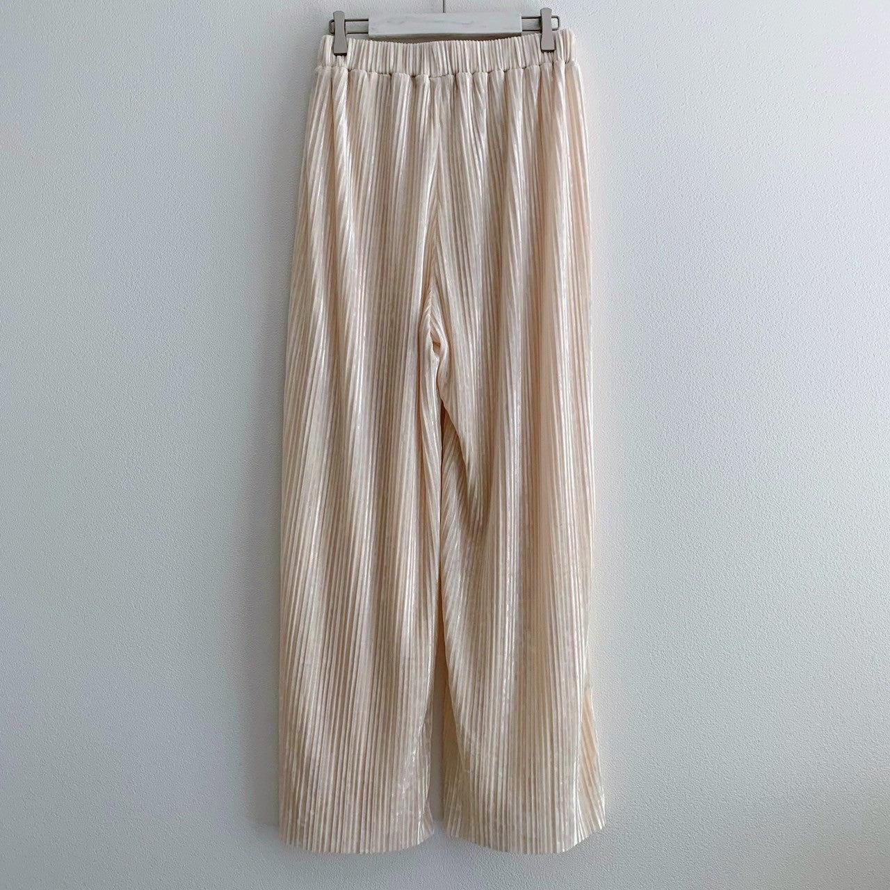 VELOUR PLEATED PANTS