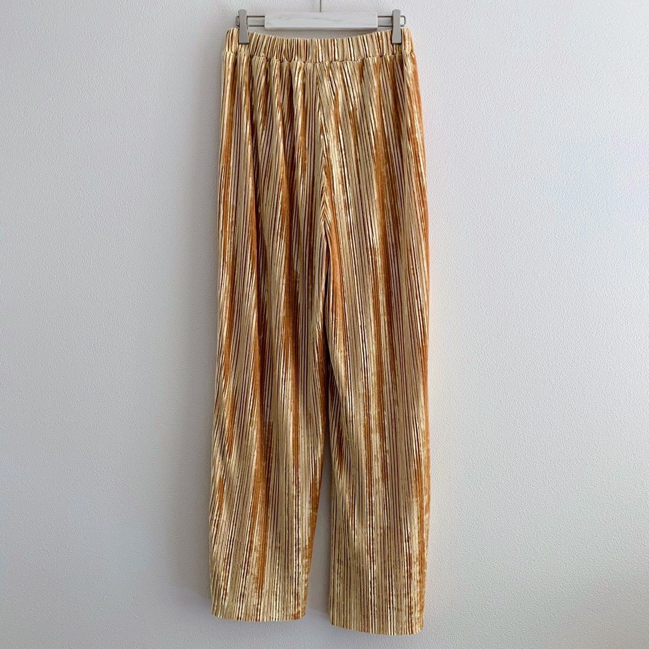 VELOUR PLEATED PANTS