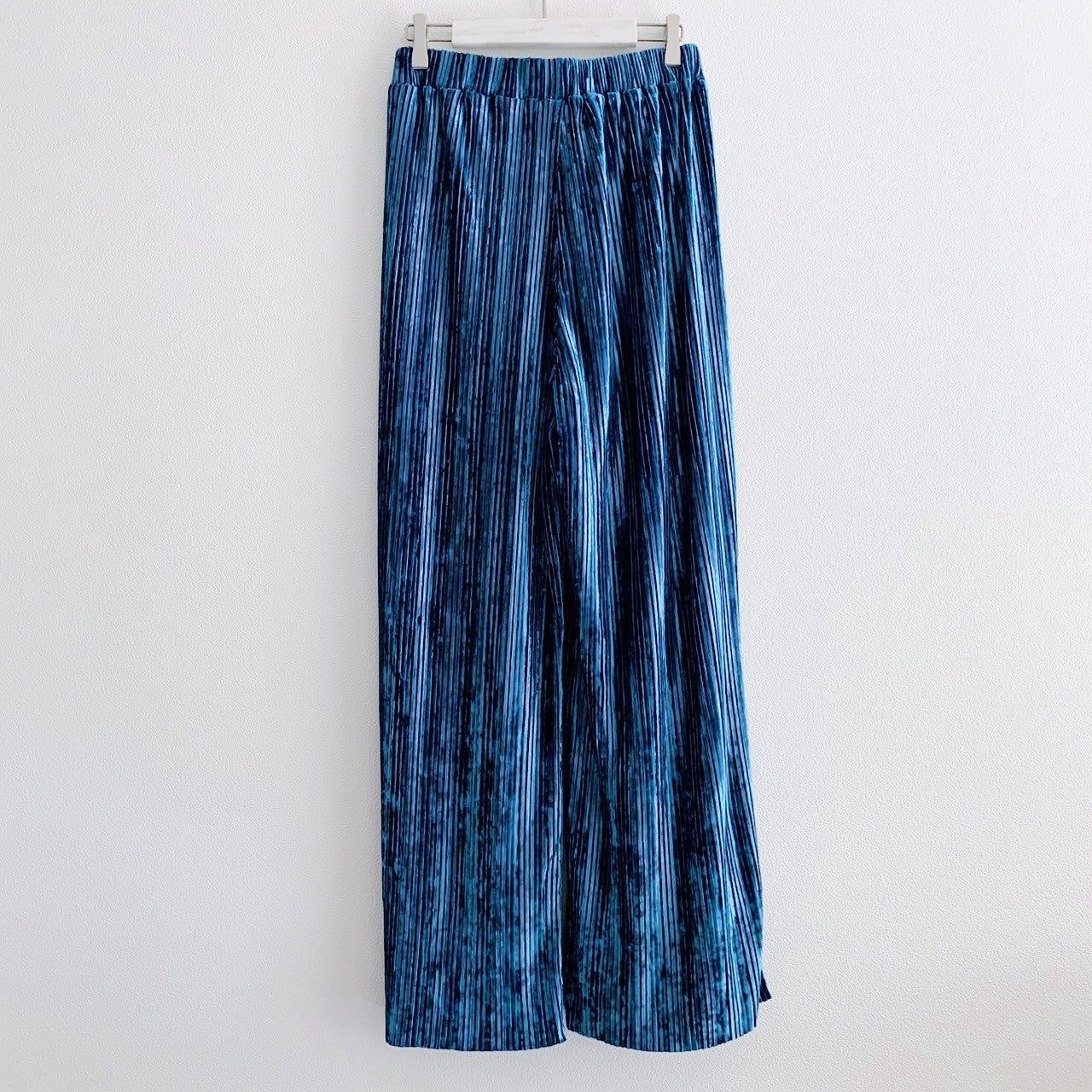 VELOUR PLEATED PANTS