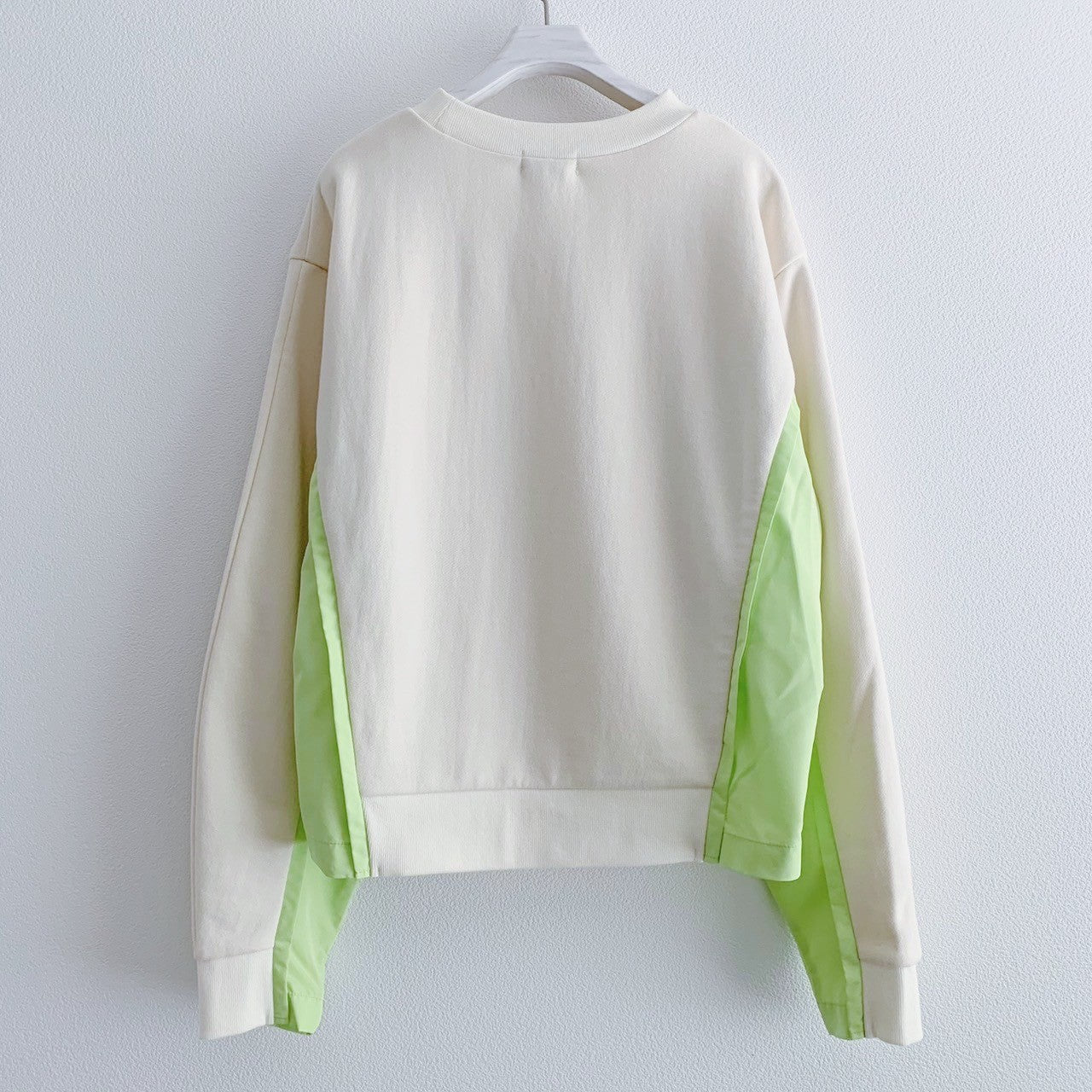 COLOR BLOCK SWEATSHIRT