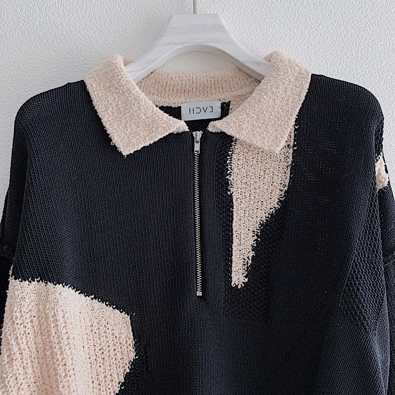 COLOR BLOCK HALF ZIP KNIT TOP