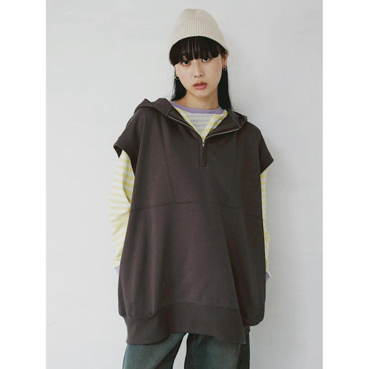 SLEEVELESS HOODED ZIP VEST