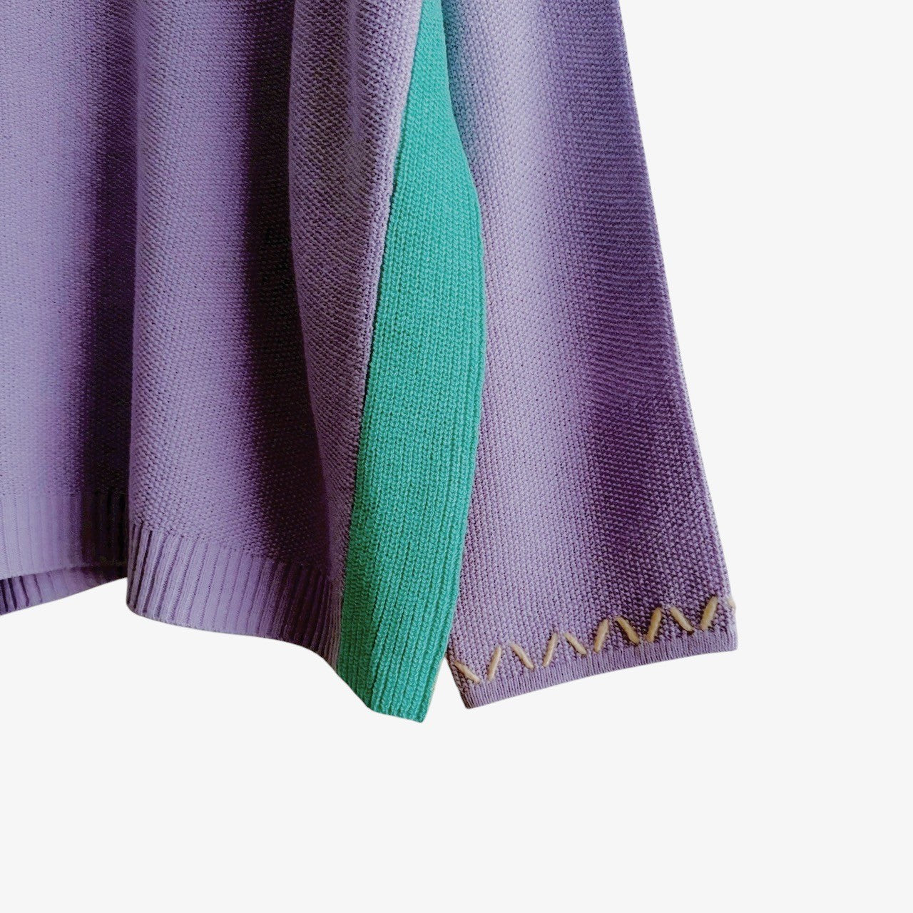 【PRE-ORDER】CONTRAST PANEL KNIT TOP