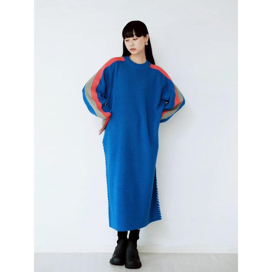 CONTRAST SLEEVE KNIT DRESS
