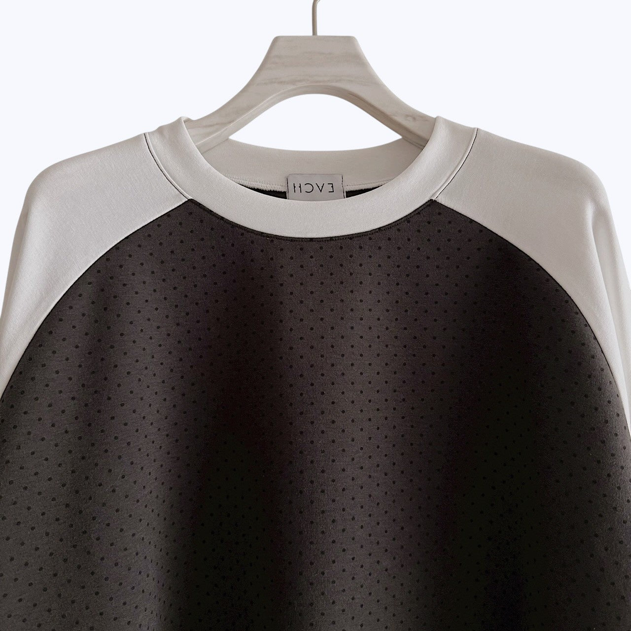 【PRE-ORDER】DOT RAGLAN TOP