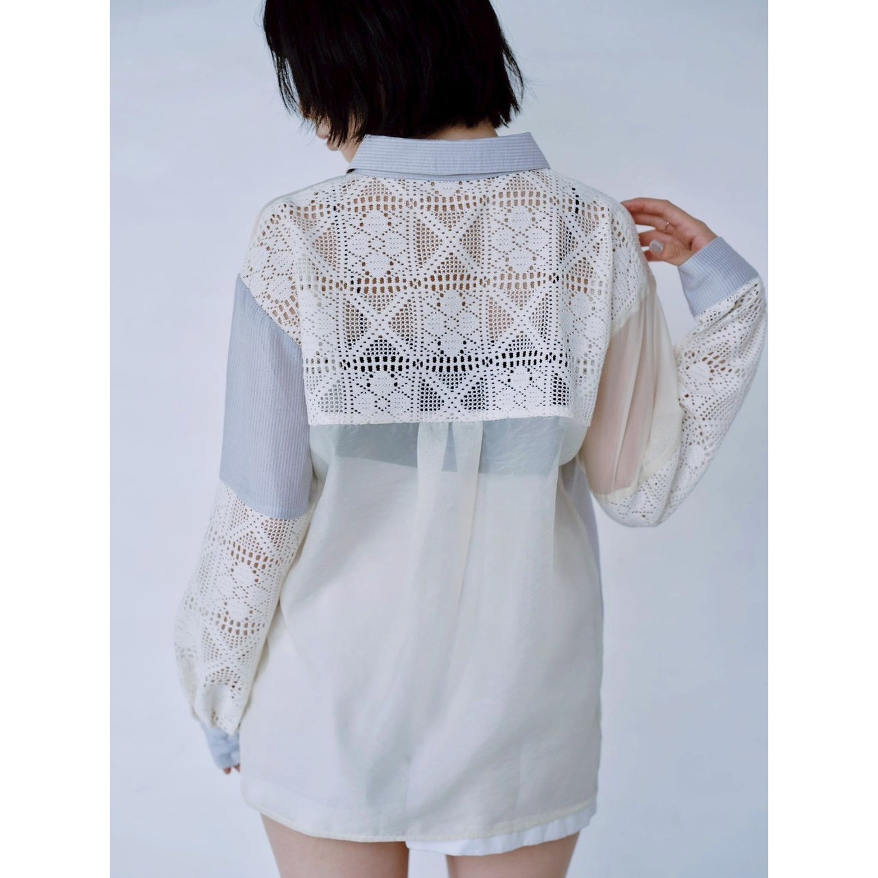 【PRE-ORDER】LACE PANEL SHIRT