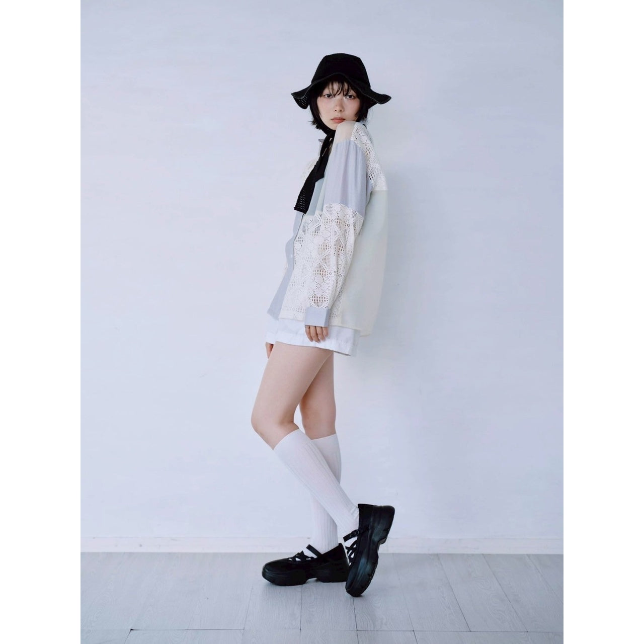 【PRE-ORDER】LACE PANEL SHIRT