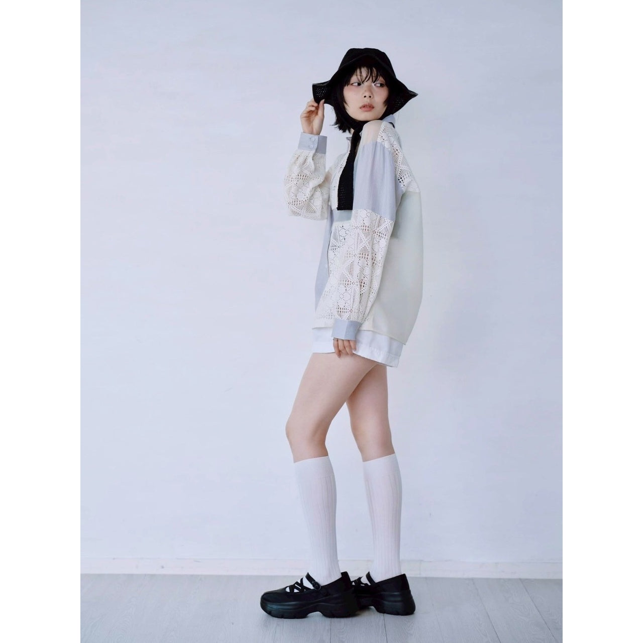 【PRE-ORDER】LACE PANEL SHIRT