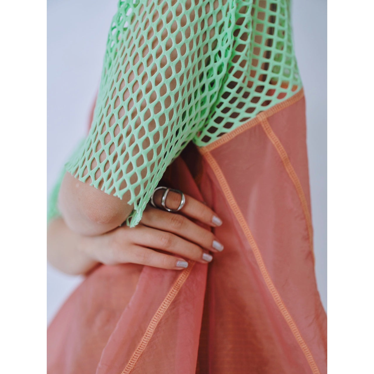 【PRE-ORDER】COLOR BLOCK SHEER MESH TOP