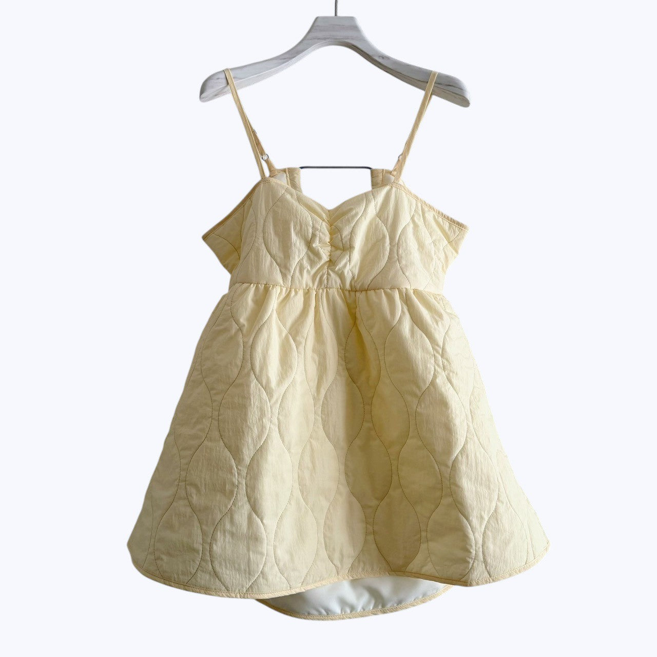 【ONLINE EXCLUSIVE】LIGHT QUILTED CAMISOLE TOP