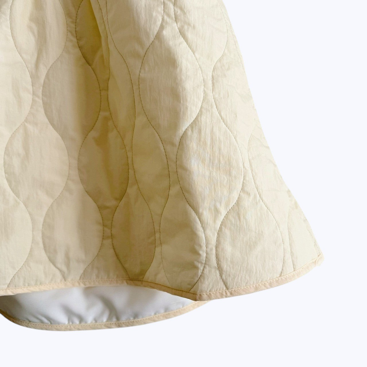 【ONLINE EXCLUSIVE】LIGHT QUILTED CAMISOLE TOP