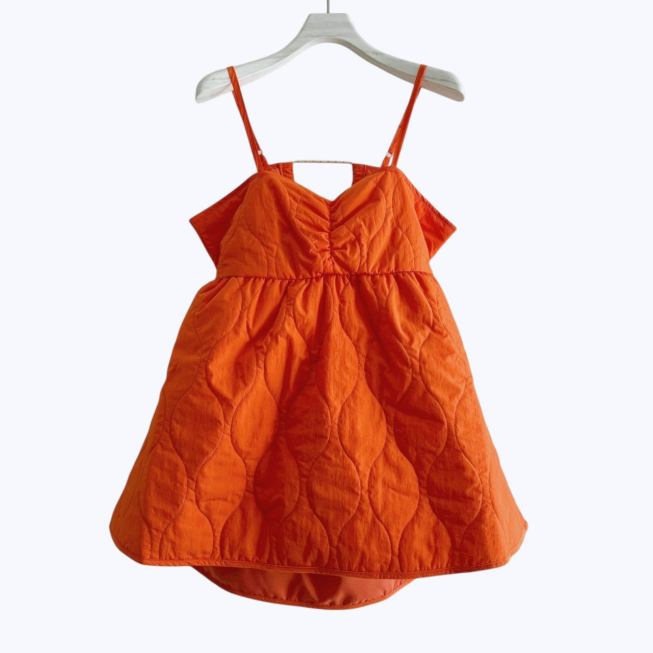 【ONLINE EXCLUSIVE】LIGHT QUILTED CAMISOLE TOP