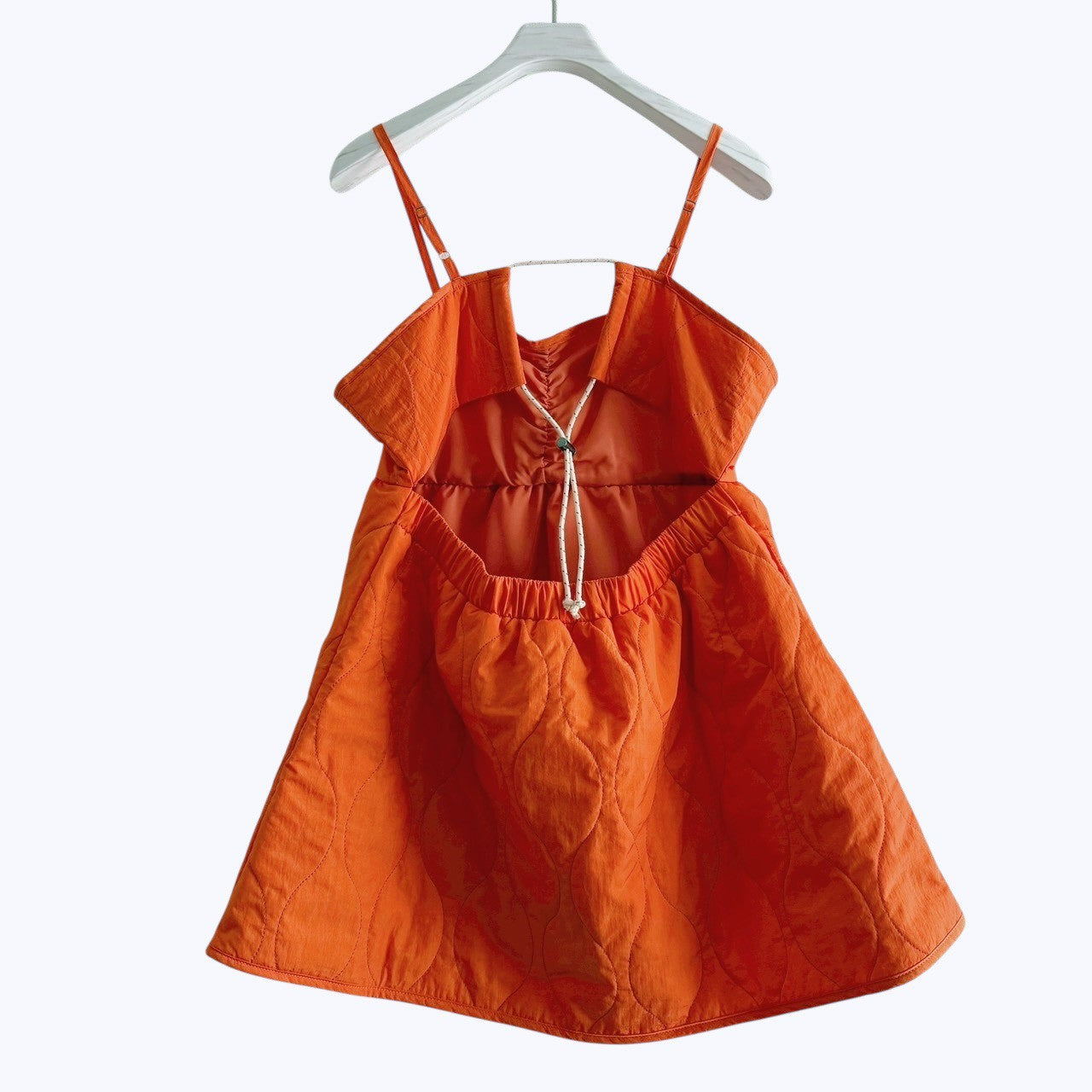 【ONLINE EXCLUSIVE】LIGHT QUILTED CAMISOLE TOP