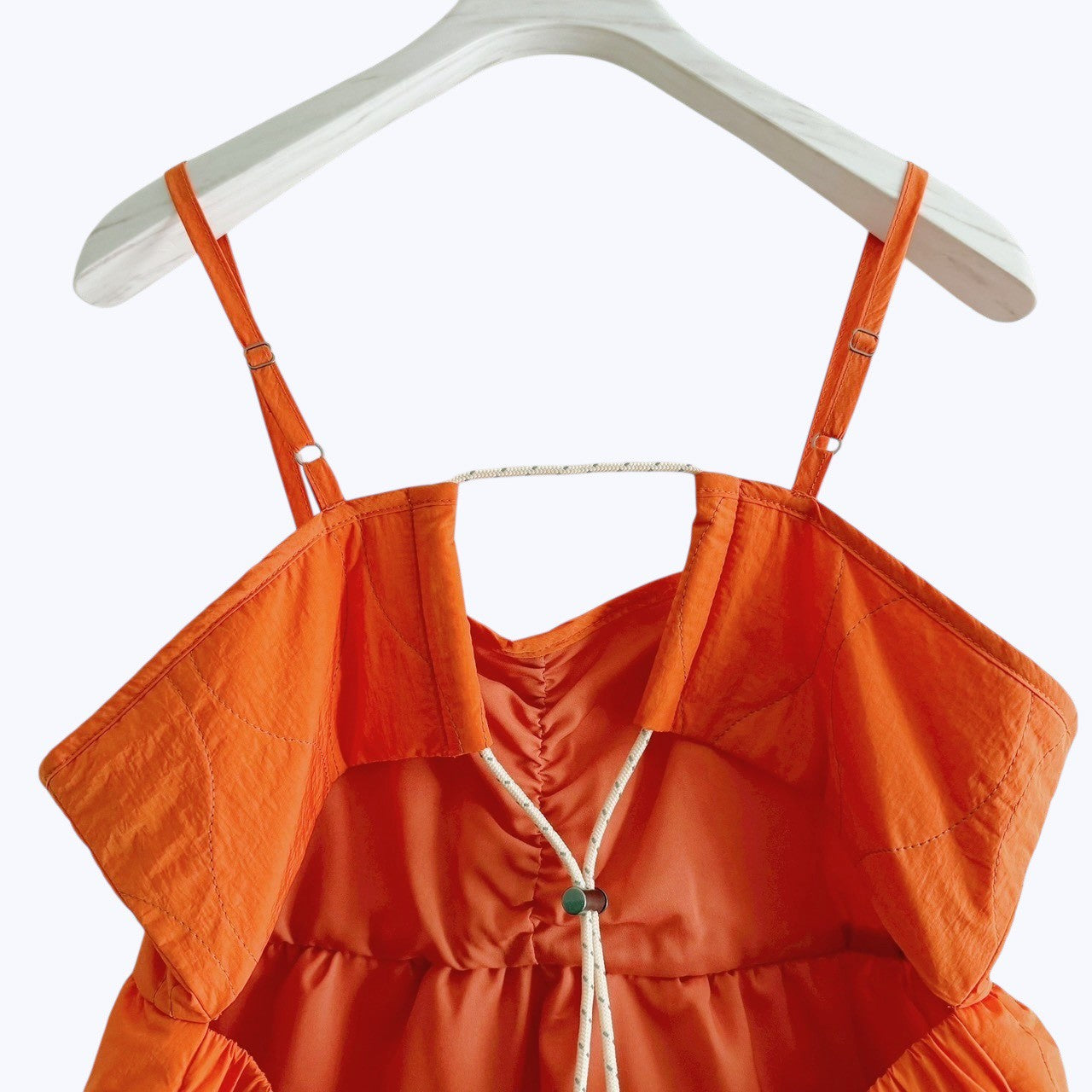 【ONLINE EXCLUSIVE】LIGHT QUILTED CAMISOLE TOP