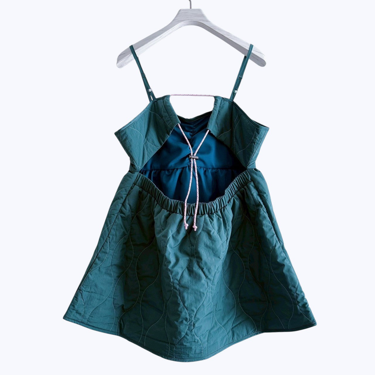 【ONLINE EXCLUSIVE】LIGHT QUILTED CAMISOLE TOP