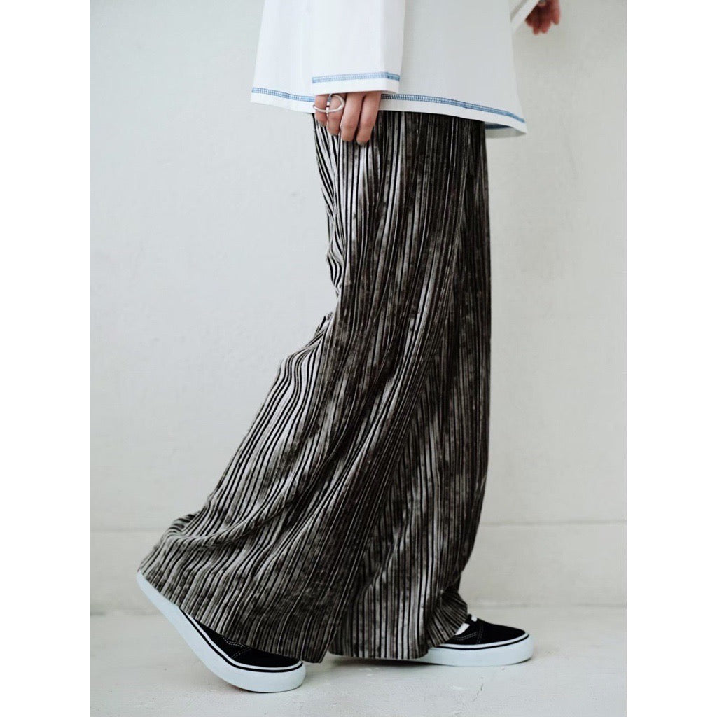 VELOUR PLEATED PANTS