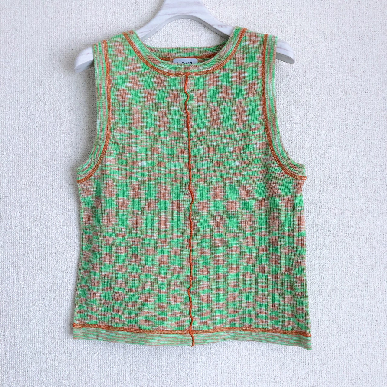 MULTI COLOR SLEEVELESS KNIT TOP